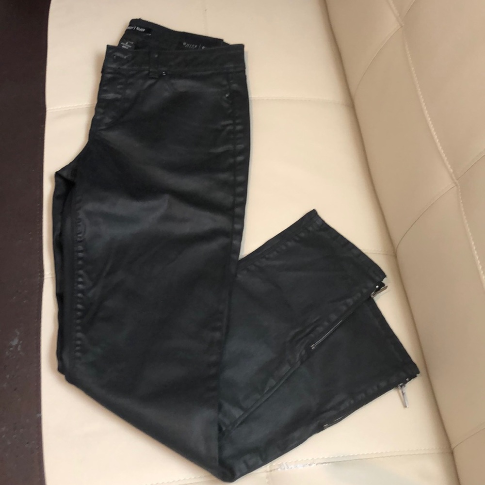 New WHBM Saint Honore Blk Coated Skimmer Jeans
